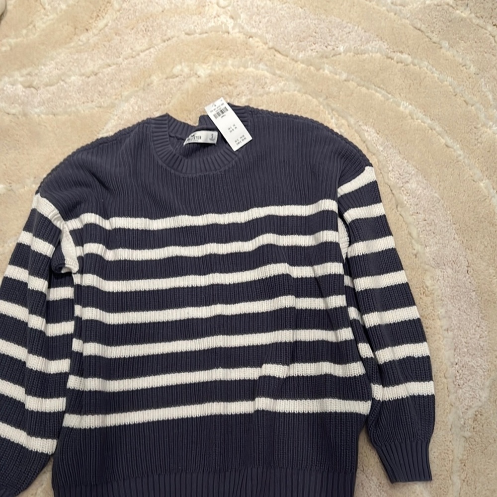 Size S sweater from hollister